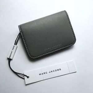 BRAND NEW MARC JACOBS SAFFIANO FOLDED CARD CASE